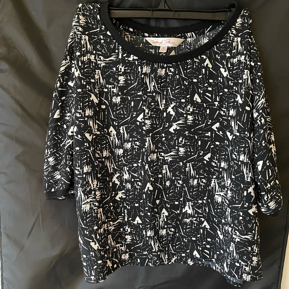 Women Black and White Top